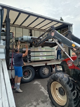 Dostava pašne jasli, Vir: Arhiv Občine Sežana